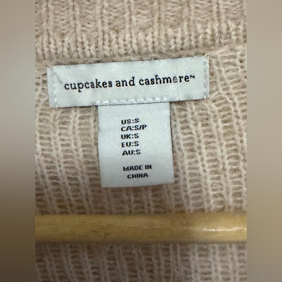 ✨NWT✨ cupcakes & cashmere: Women’s Sweater- Size Small (ptp approx 19.5 in) - Picture 4 of 7
